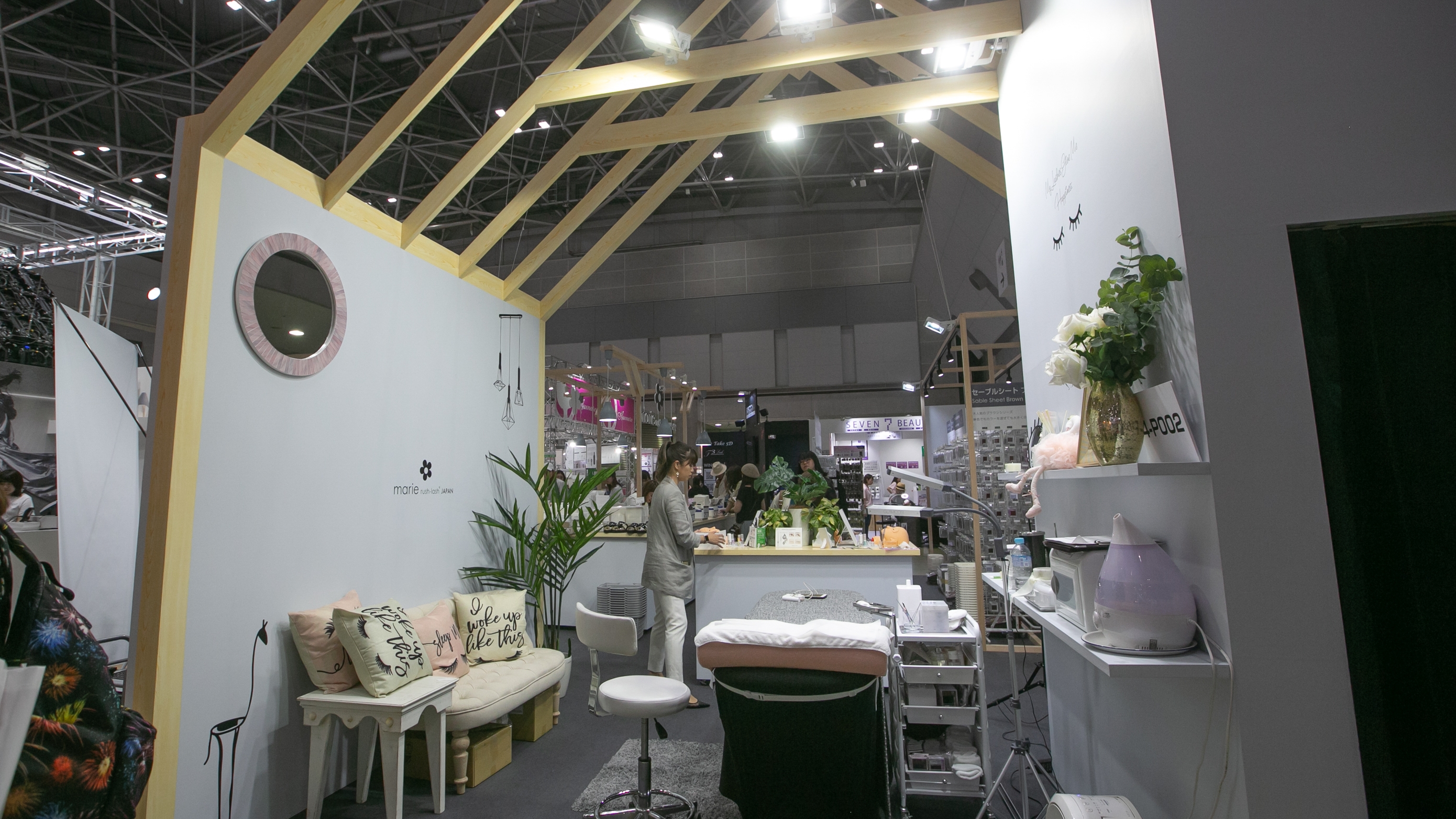 booth_105